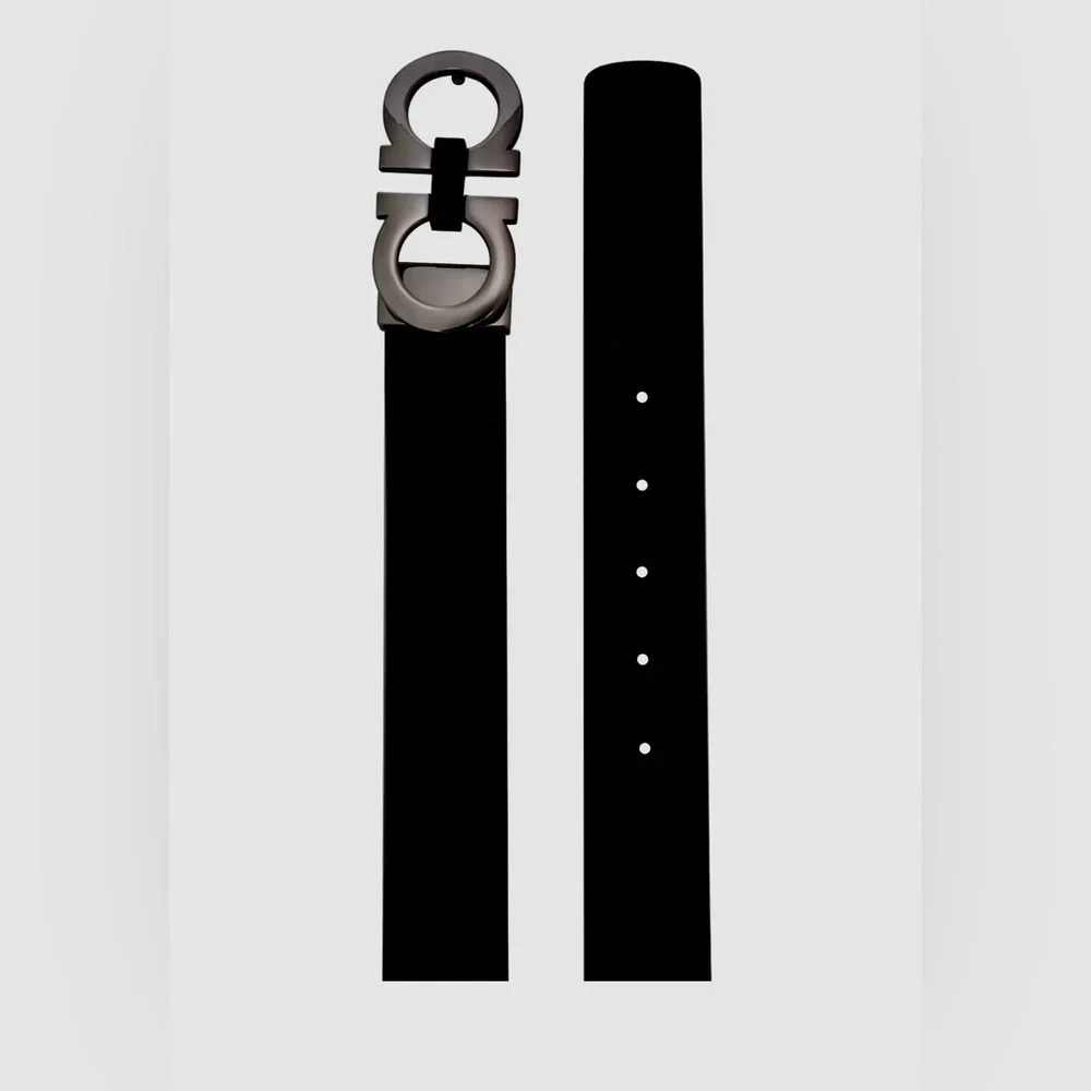 Black calf leather Gancini belt from Ferragamo.
